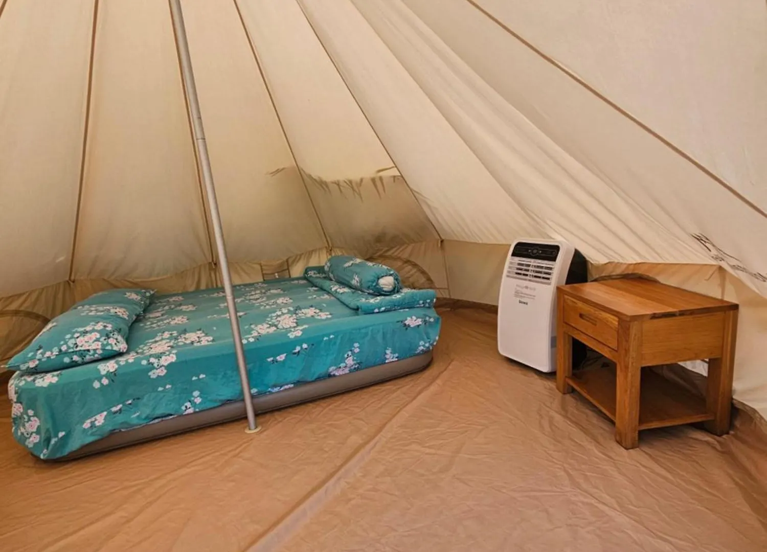 Luxury tent Nha Tren Ho Tai Homestay Sen & Zen Villa