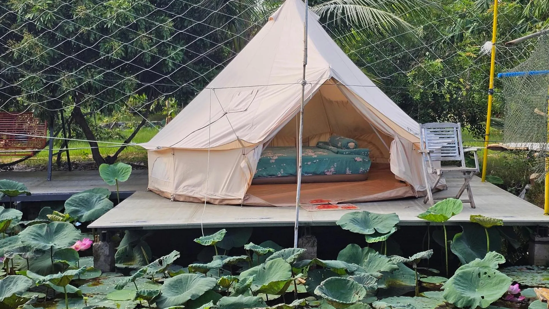 Nha Tren Ho Tai Homestay Sen & Zen Villa Luxury tent