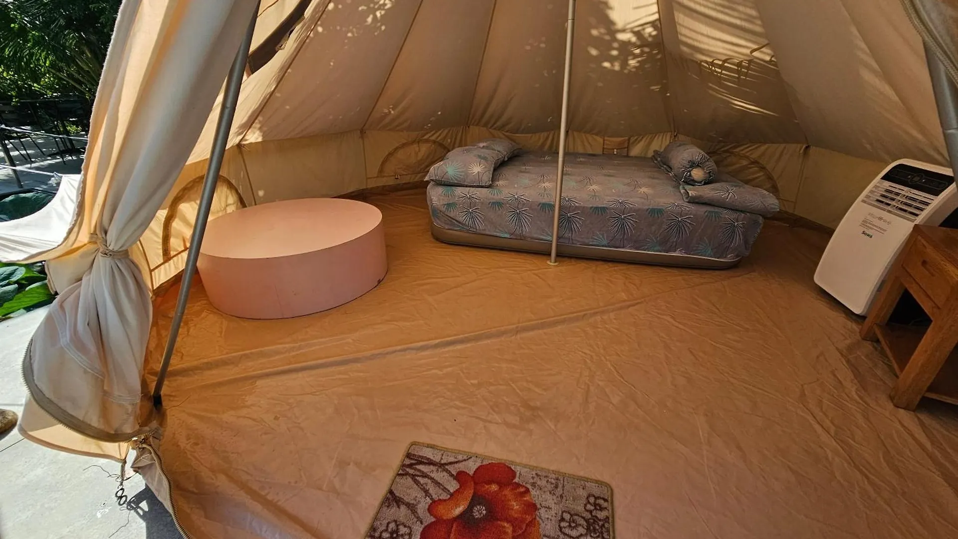 Nha Tren Ho Tai Homestay Sen & Zen Villa Luxury tent