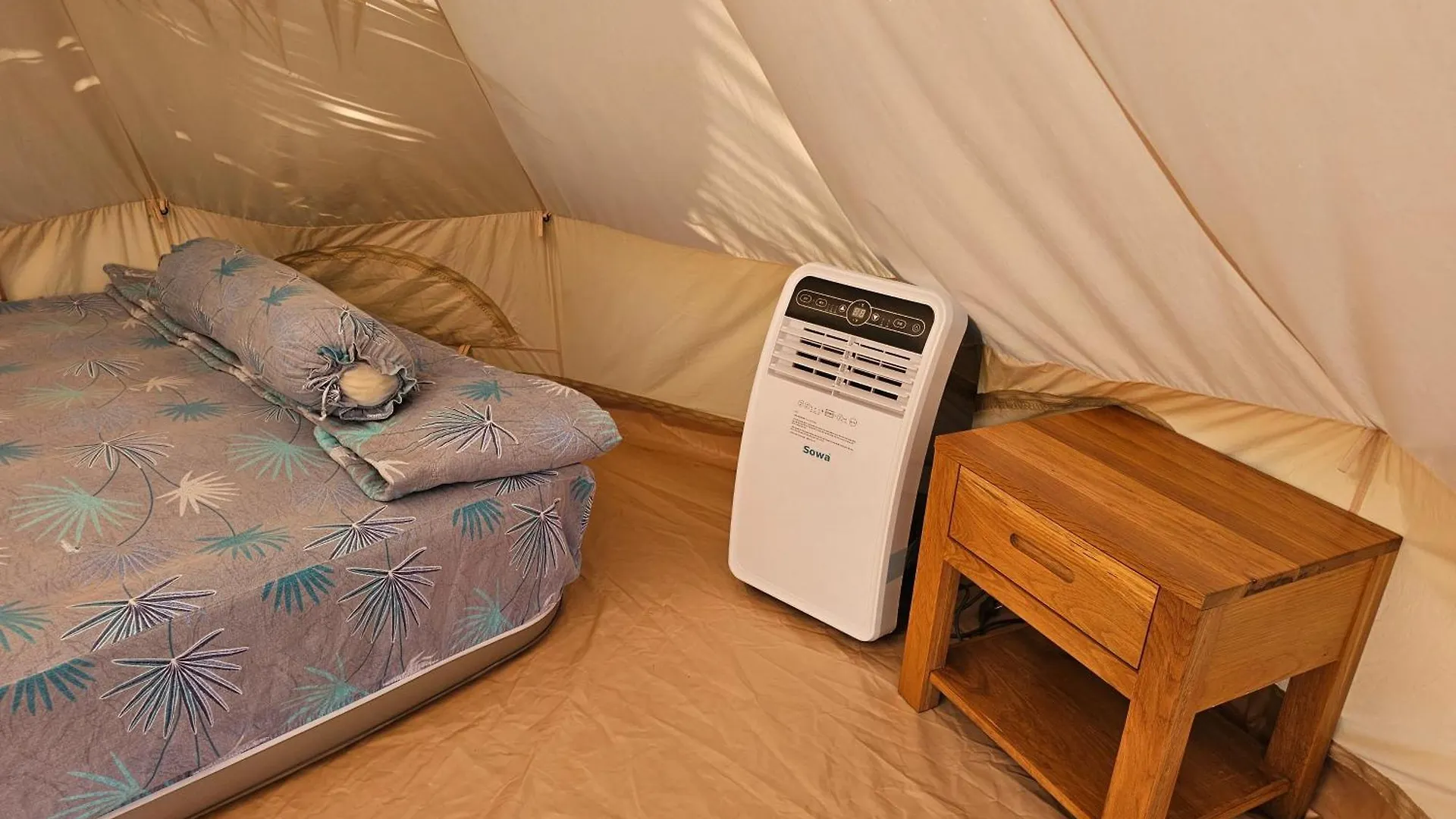 Luxury tent Nha Tren Ho Tai Homestay Sen & Zen Villa