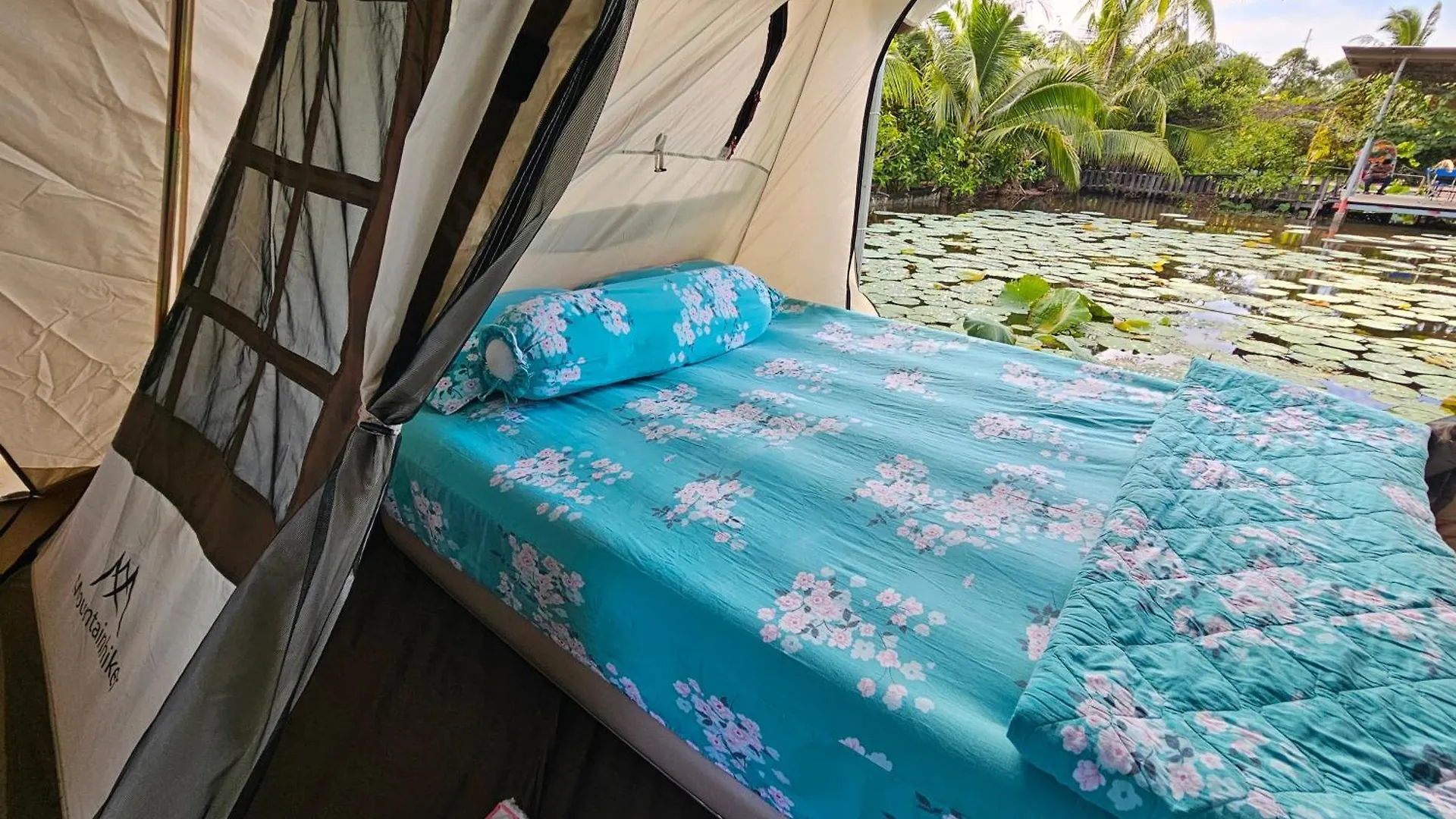 Luxury tent Nha Tren Ho Tai Homestay Sen & Zen Villa