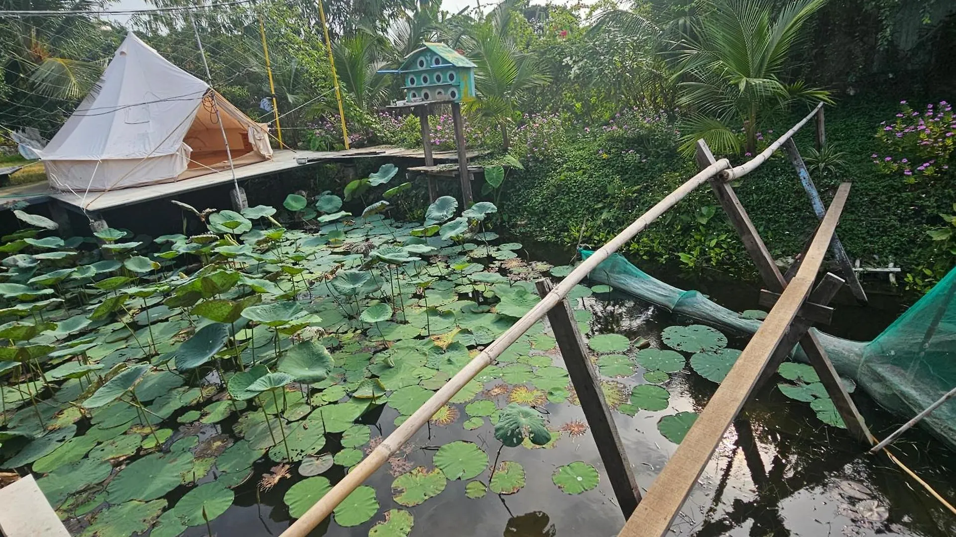 Nha Tren Ho Tai Homestay Sen & Zen Villa Luxury tent Vung Tau