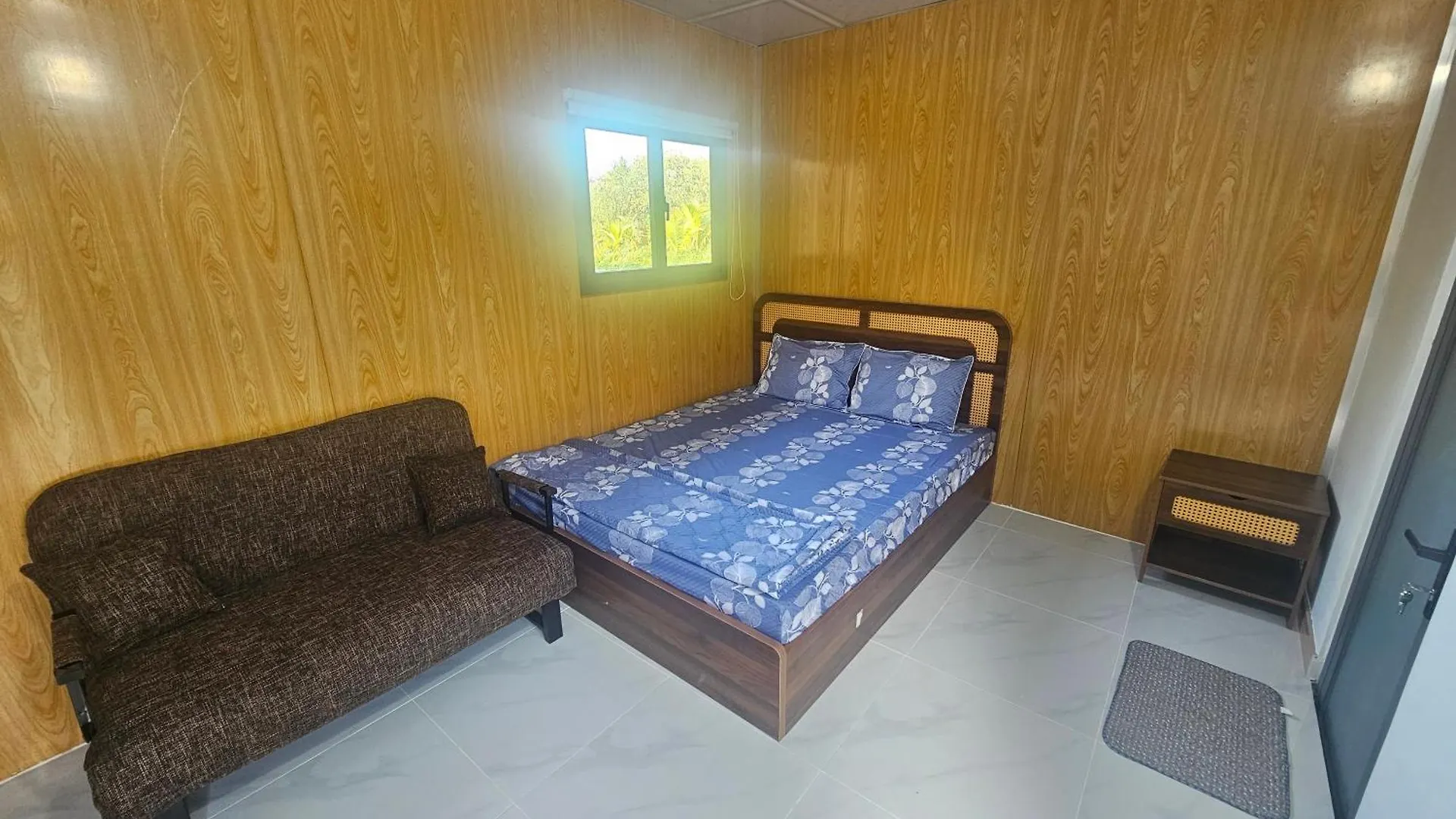 Luxury tent Nha Tren Ho Tai Homestay Sen & Zen Villa Vietnam