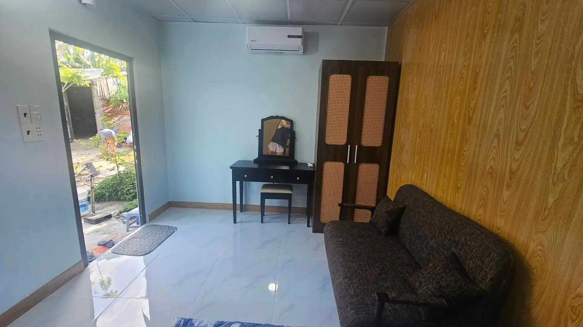 Nha Tren Ho Tai Homestay Sen & Zen Villa Vietnam