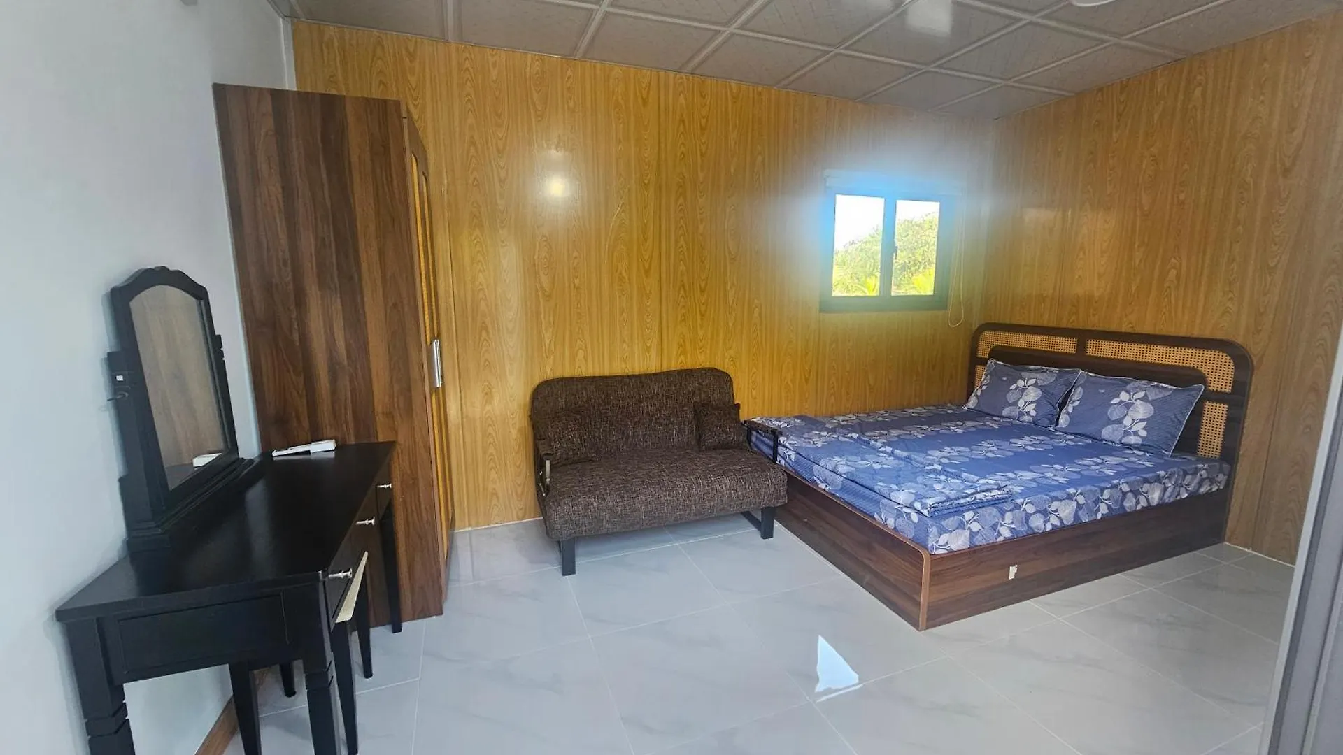 Luxury tent Nha Tren Ho Tai Homestay Sen & Zen Villa Vietnam