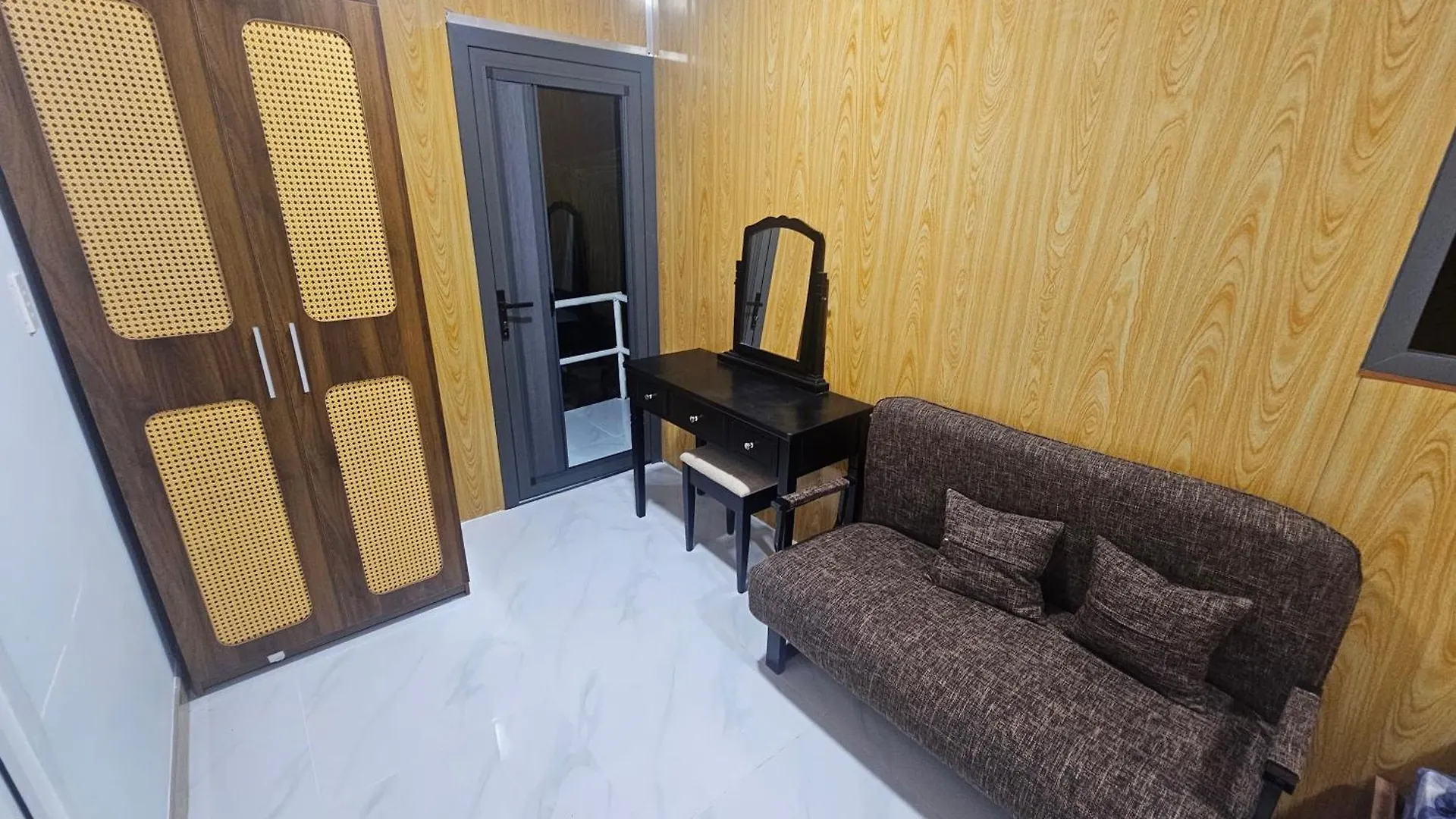 Nha Tren Ho Tai Homestay Sen & Zen Villa Vung Tau